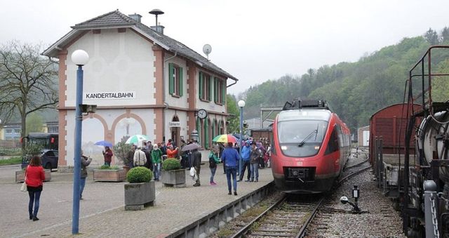 Die Zeichen stehen auf Reaktivierung der Kandertal-S-Bahn und damit für eine gute Entwicklung des ÖPNV in der Region.